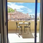Castle Margherita's * 洛斯克里斯蒂亚诺斯